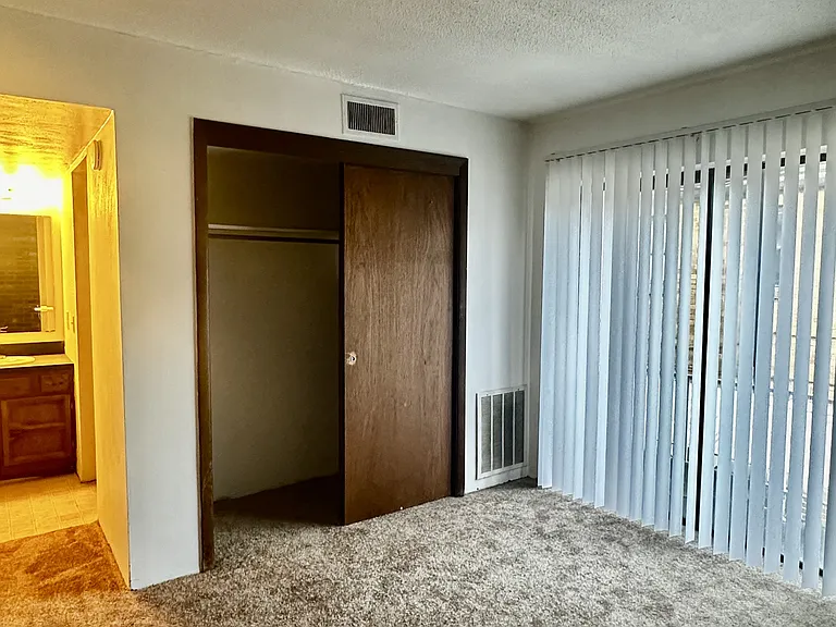5005 Venable Ave #8 — Photo 8