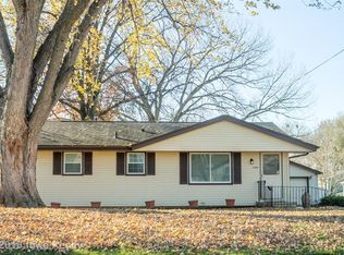 3300 E 42nd St, Des Moines, IA 50317