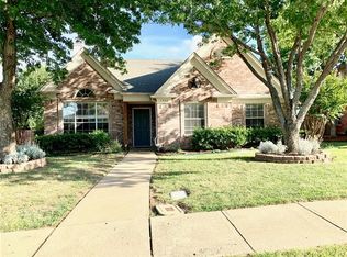 1330 Old Barn Ln, Lewisville, TX 75067