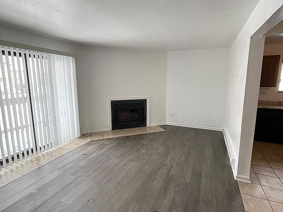 5th image of 448 E Osage Ln APT 2A