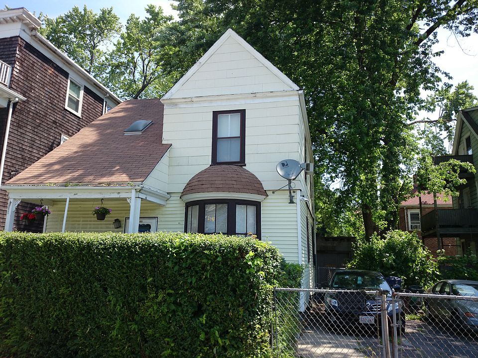 1st image of 104 Topliff St