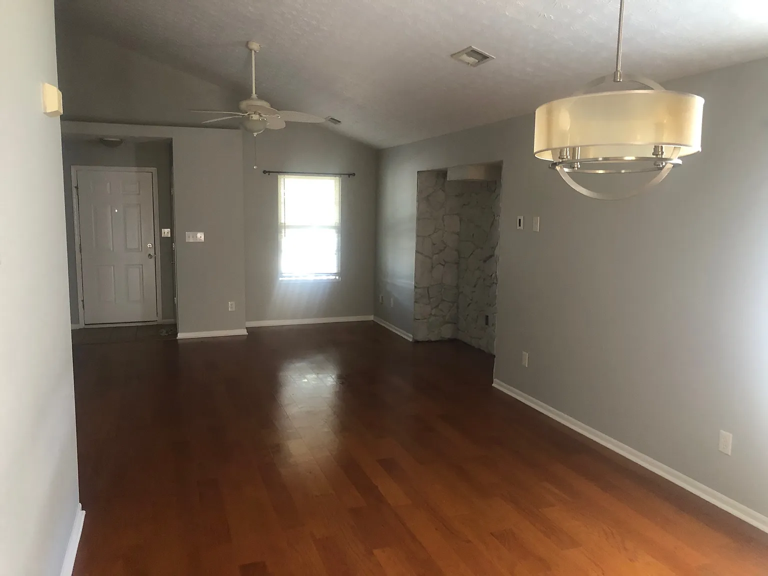 3 bed, 1250 sqft, $1,750 — Photo 3
