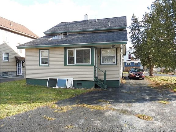 4th image of 238 Empire Ave