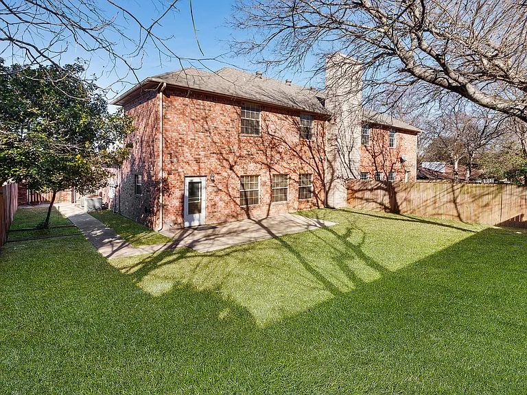 6561 Calmont Ave — Photo 12