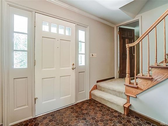 5th image of 5787 Redbird Ct
