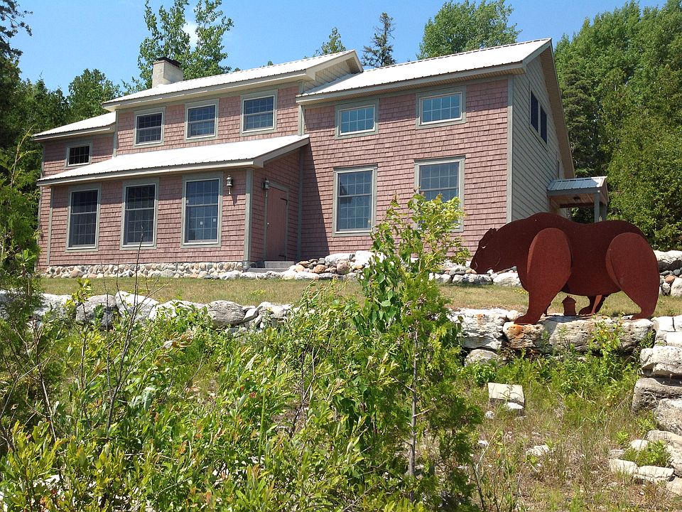 1st image of 805 Brown St