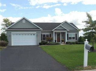 6433 Sherwood Dr, Lockport, NY 14094