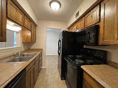 5516 Lewis Court - Unit C — Photo 4