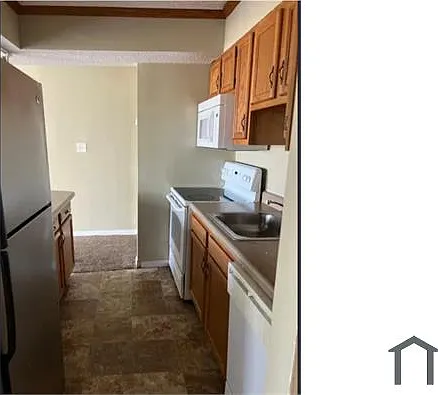 5250 Aquarius Dr #5250 — Photo 10