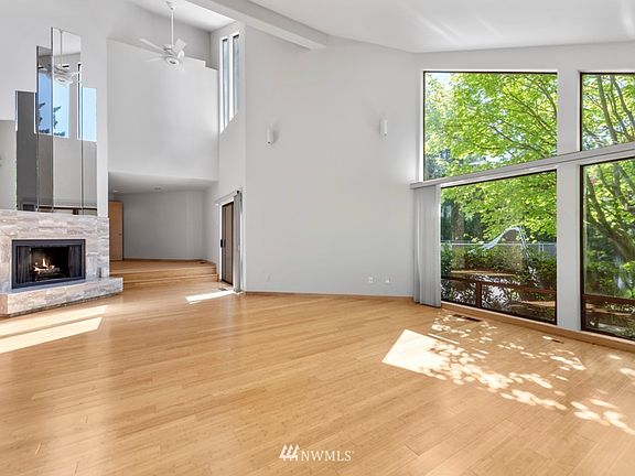 4th image of 3627 140th Ave NE