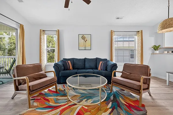 2 bed, 894 sqft, $1,575 — Photo 3