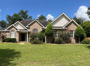 101 Mallards Landing Dr, Kathleen, GA 31047