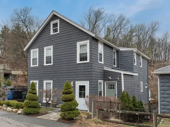 3 Fellsmere Ave, Wakefield, MA 01880