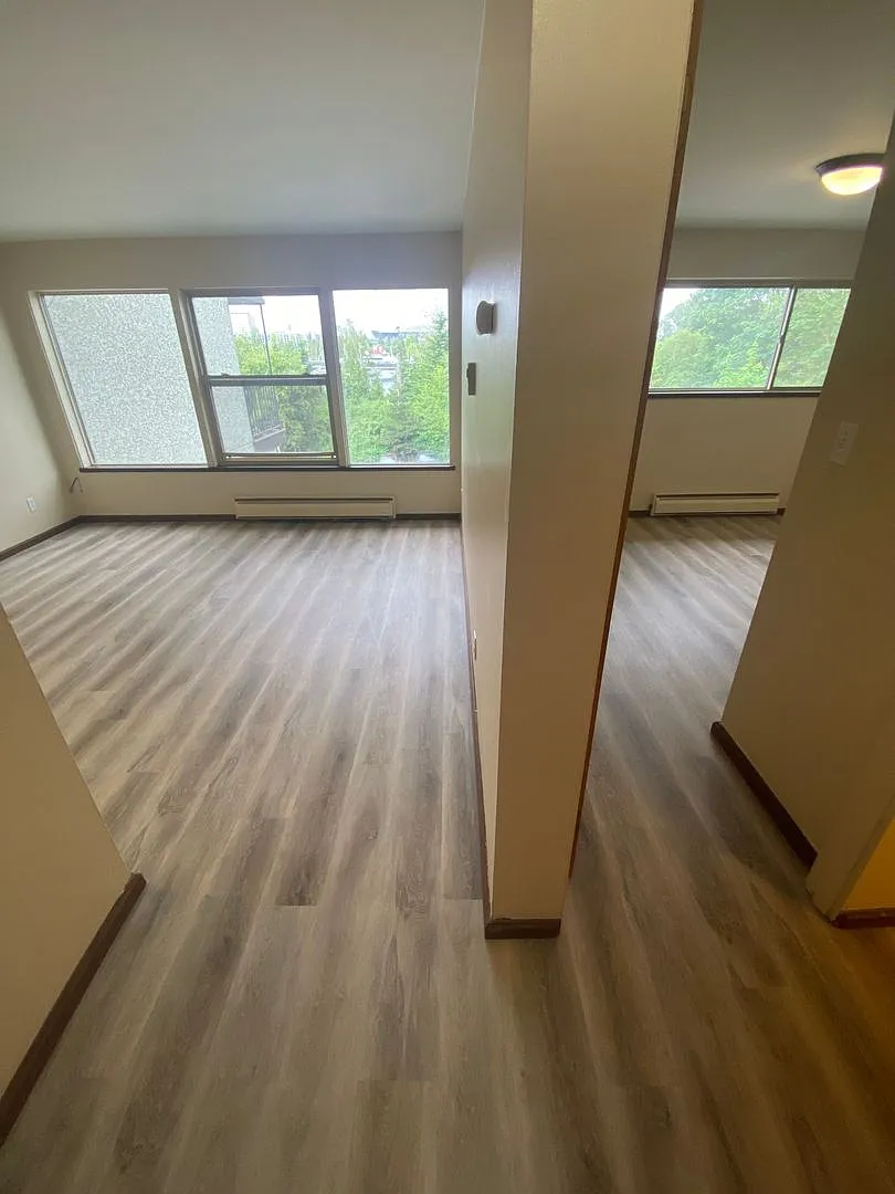 Portage Shore Apartments — Photo 3