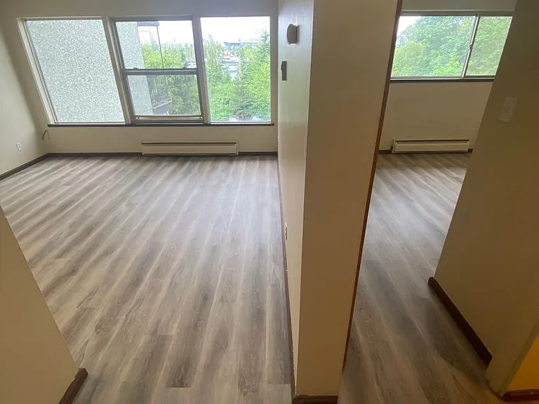 2400 Boyer Ave E — Photo 11