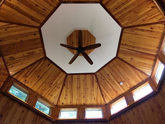 Cathedral octogan living rm