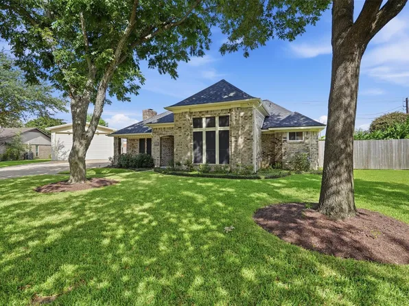 3102 Oaken Ln, La Porte, TX 77571
