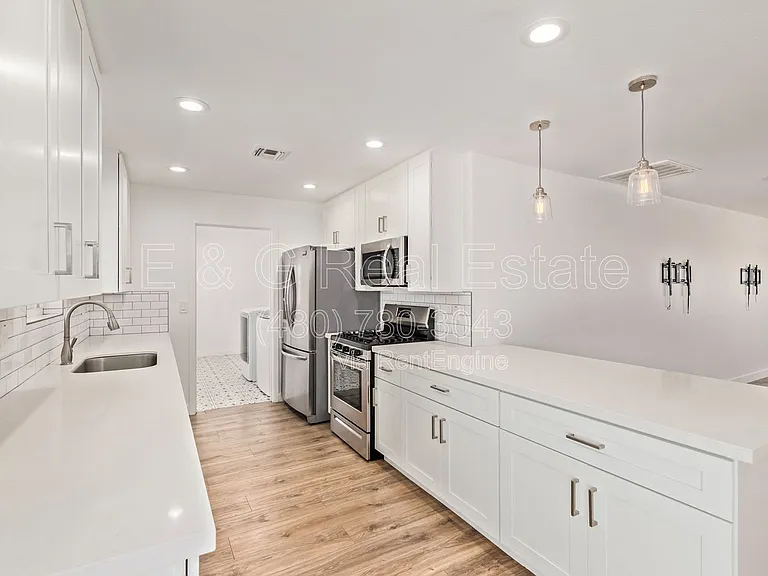 1809 E Concorda Dr — Photo 8