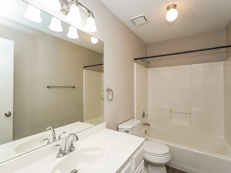 7900 Flowertree Ct — Photo 15