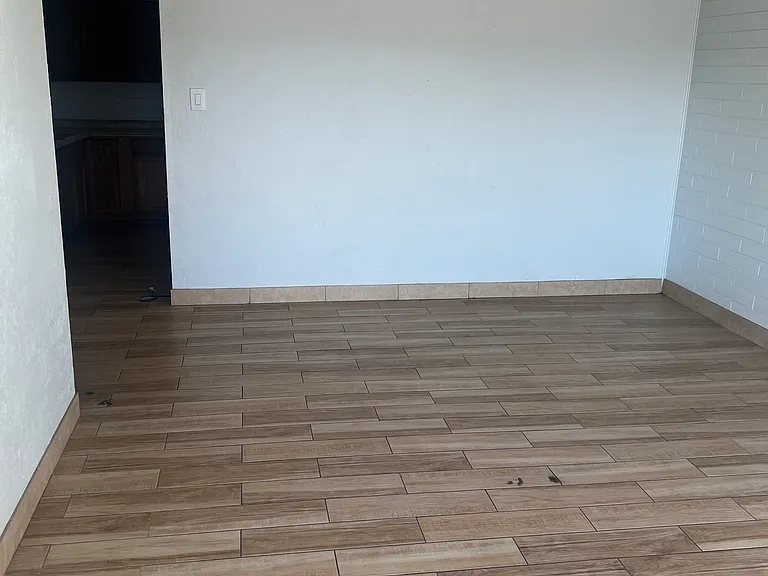 5601 N 62nd Ave — Photo 11