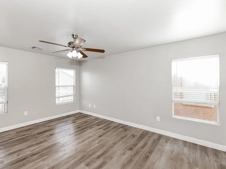 2420 Cockatoo Dr — Photo 10
