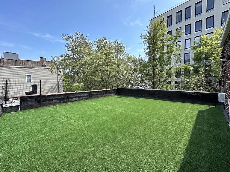 1044 Manhattan Ave #3R — Photo 6