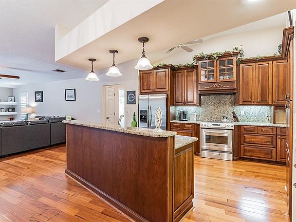 4th image of 6722 N Lake Dr