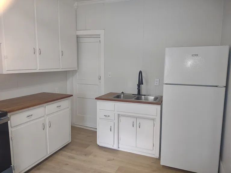 143 Morrison St #1 — Photo 5