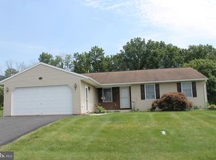 131 Sweetwater Ln, Newmanstown, PA 17073