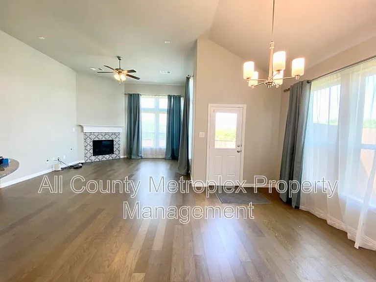 1602 Emerald Brook Ct — Photo 4