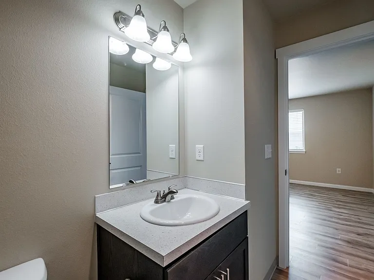 Santiam Gateway Apartments — Photo 42