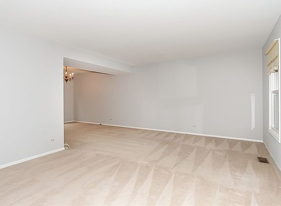 3rd image of 708 Bayberry Dr