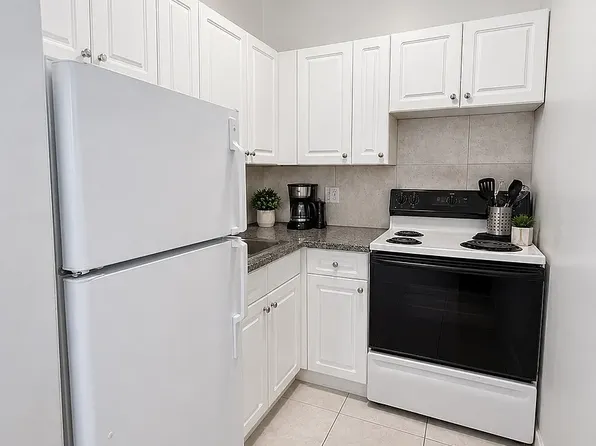233 E 50th St APT 4, New York, NY 10022