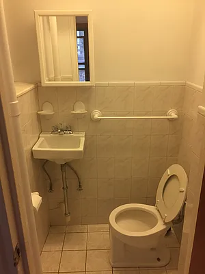 Rented by AD Real Estate Investors | media 32