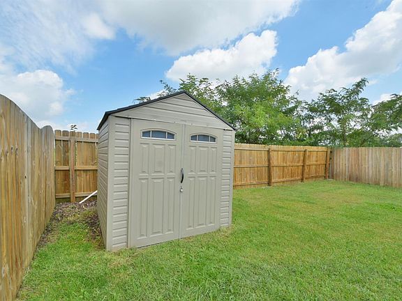 4th image of 2436 Rockaway Pl