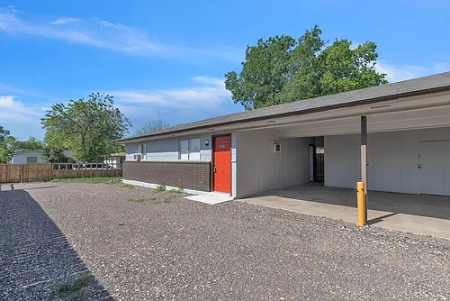 809 John Adams Dr Photo 1