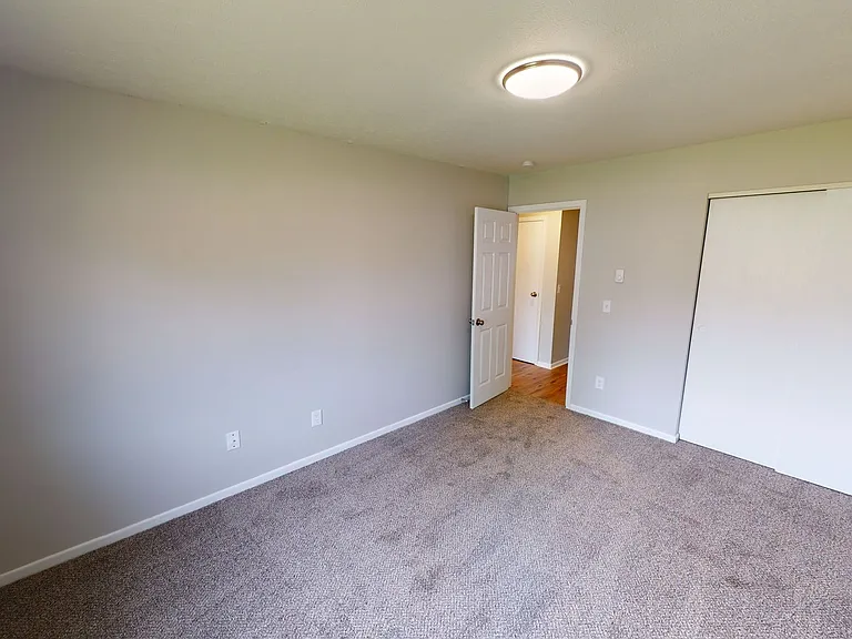 Waynedale Circle Apartments — Photo 12