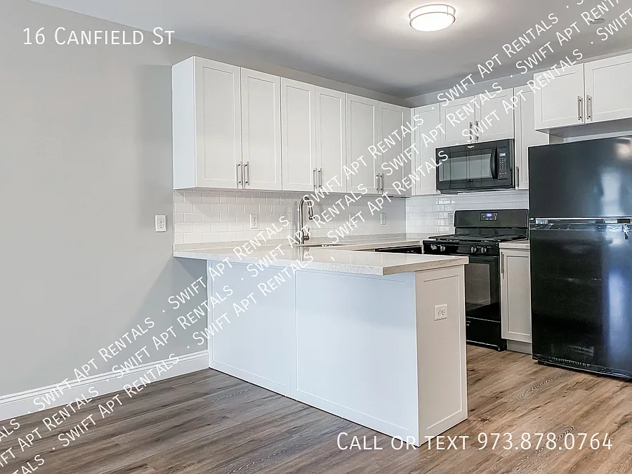 2 bedroom $2100 — Photo 4