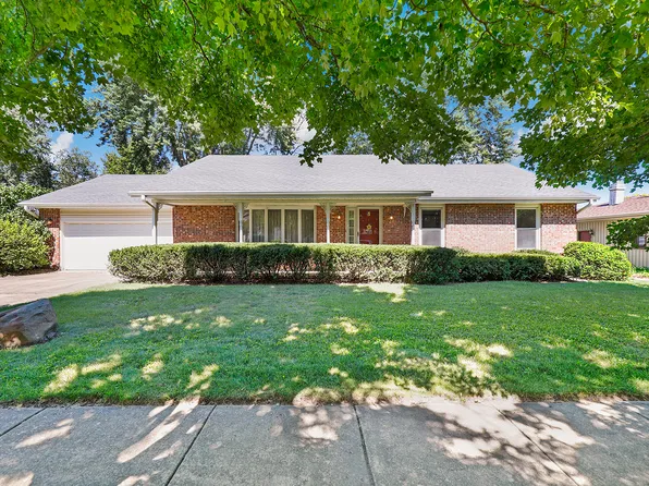 727 Woodstock Ln, Bourbonnais, IL 60914