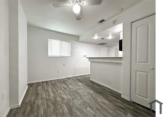 1607 N Carroll Ave #206 — Photo 5