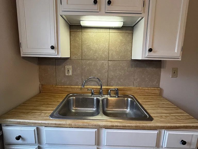 3231 Scranton Rd #2 — Photo 8