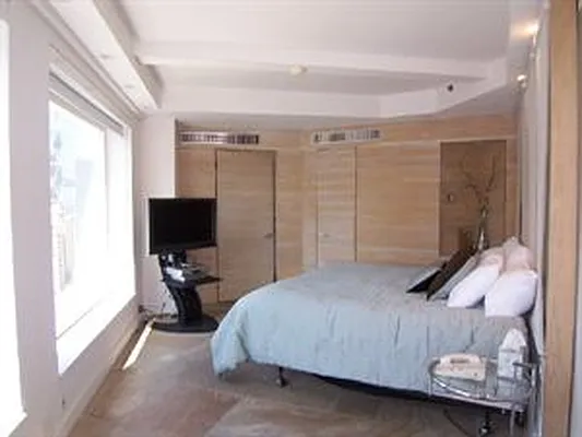 Rented by Douglas Elliman | media 8