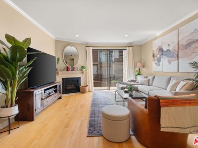 801 S Plymouth Blvd APT 204, Los Angeles, CA, 90005