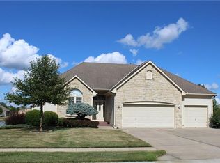201 SE Chelsea Dr, Lees Summit, MO 64063