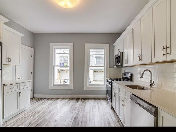 3rd image of 237 Clinton Ave