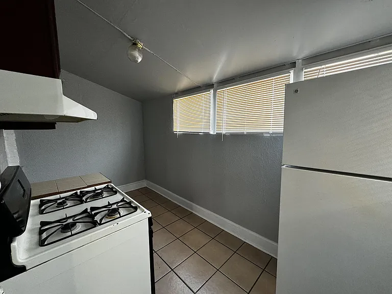 105 Tays St #C — Photo 7