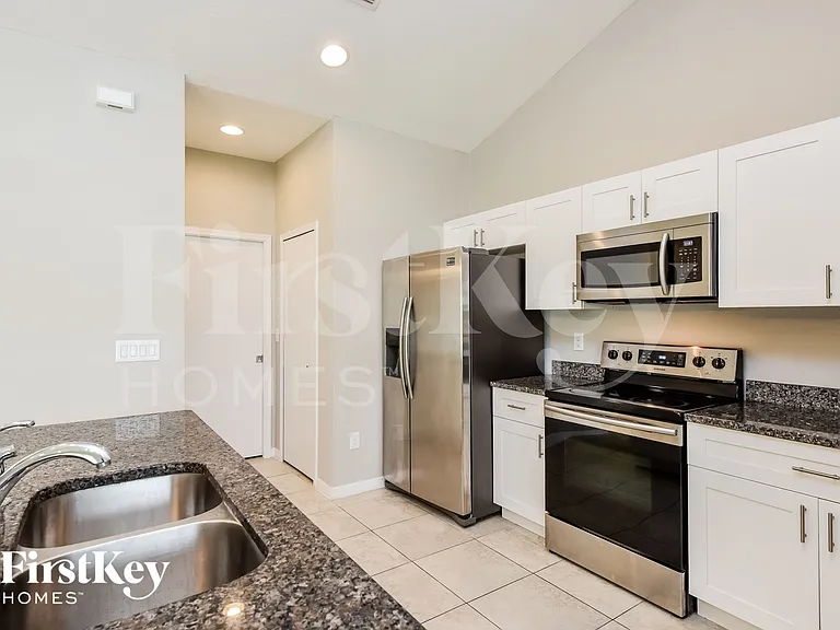 2466 Altoona Ave — Photo 8