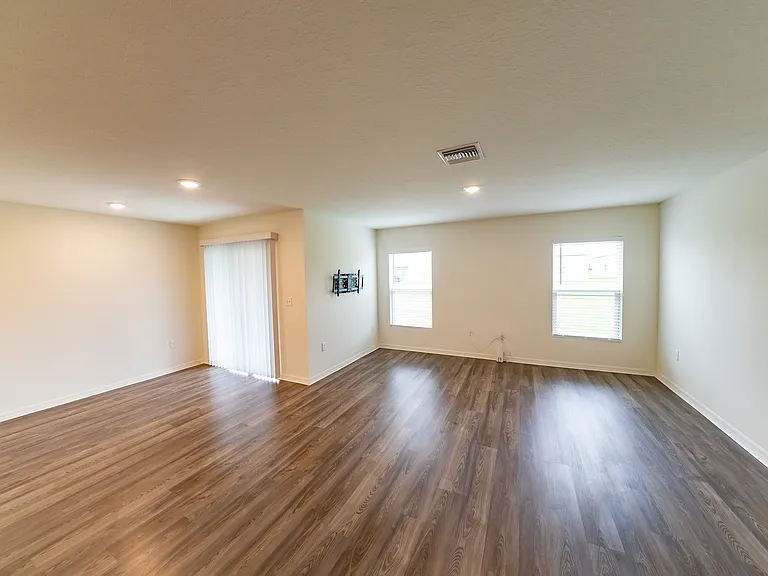 1828 Grand Ridge St S — Photo 14