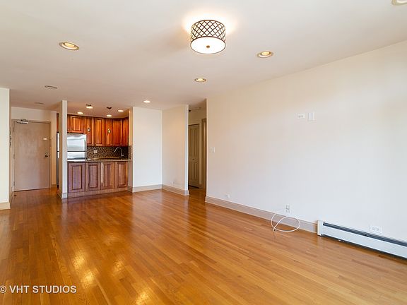 2nd image of 3900 N Pine Grove Ave APT 809