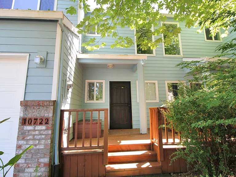 10722 NE 5th Ave — Photo 2